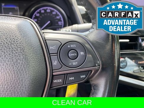 Used 2022 Toyota Camry SE FWD image 16