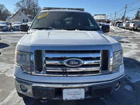 Used 2011 Ford F150 XLT w/ XLT Convenience Pkg image 2