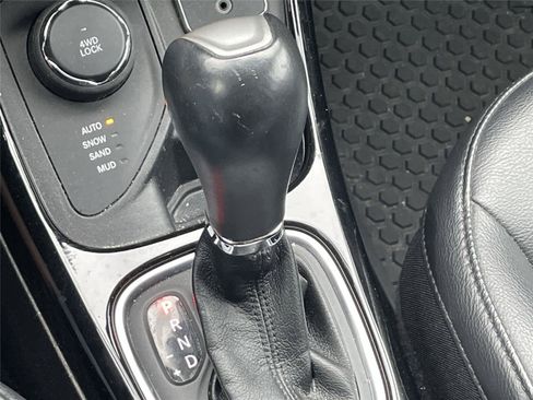 Used 2019 Jeep Compass Latitude AWD/4WD image 15