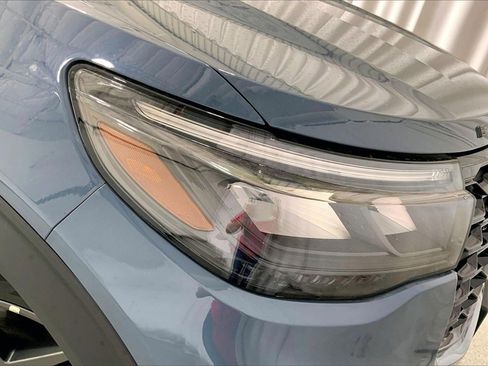 Used 2025 Ford Explorer ST image 12