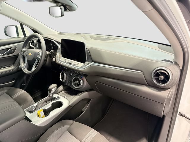 Used 2024 Chevrolet Blazer LT w/ Convenience Package FWD image 23
