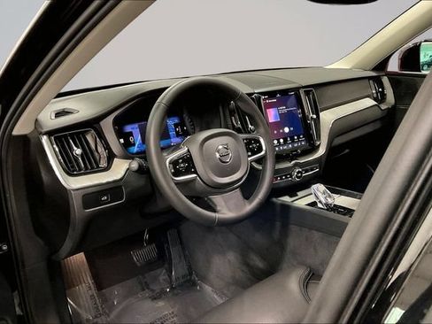 Certified 2025 Volvo XC60 B5 Ultra w/ Protection Package Premier AWD/4WD image 17