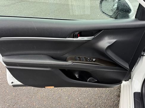 Used 2023 Toyota Camry XSE FWD image 10