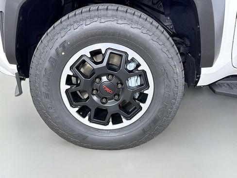 New 2026 Toyota 4Runner TRD Off-Road Premium AWD/4WD image 33