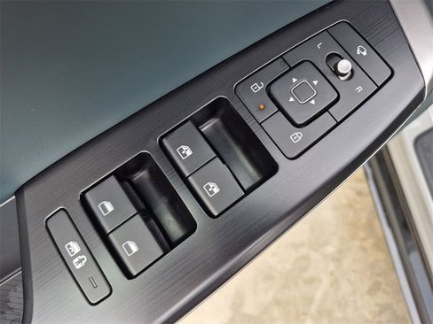 New 2025 Kia EV6 Wind image 18