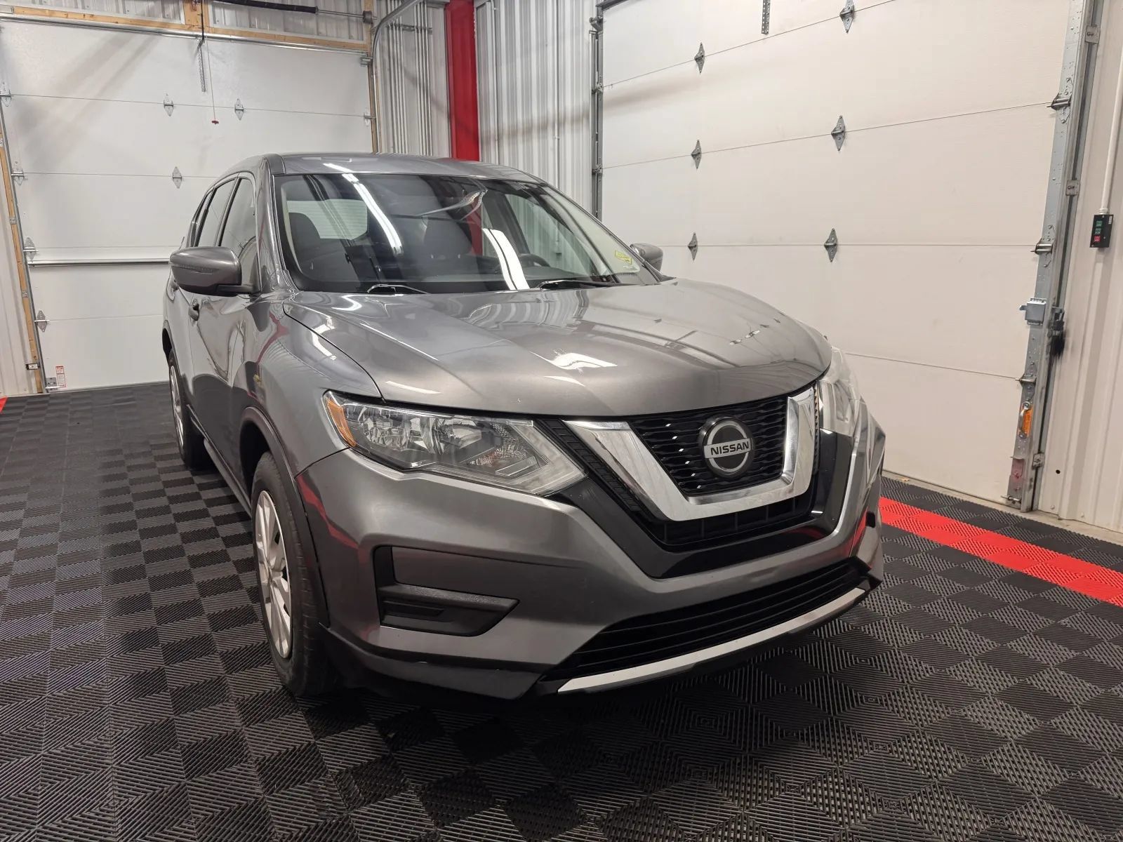 Used 2020 Nissan Rogue S FWD image 6