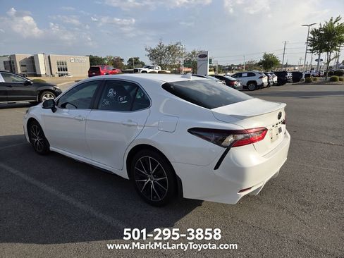 Used 2023 Toyota Camry SE FWD image 7