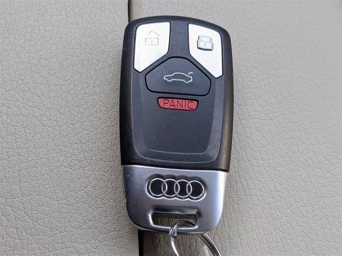 Used 2017 Audi Q7 3.0T Premium Plus w/ Premium Plus Package image 36