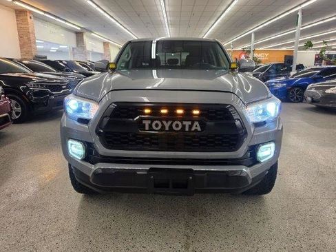 Used 2019 Toyota Tacoma SR5 RWD image 3