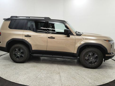 Used 2024 Lexus GX 550 image 6