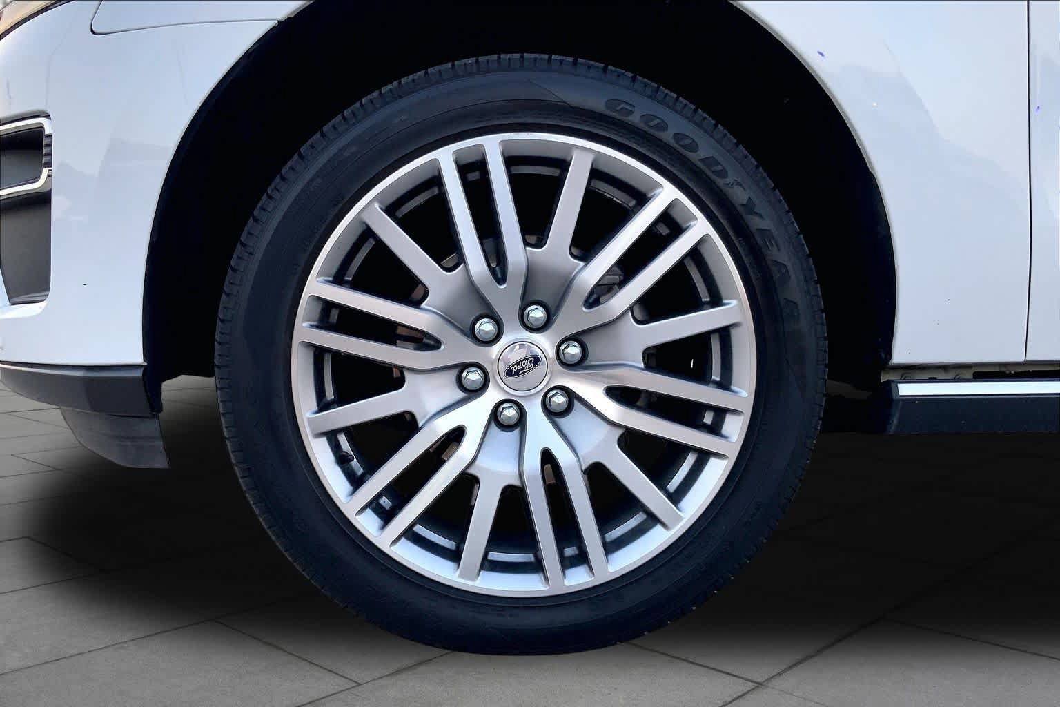 Used 2022 Ford Expedition Max Limited AWD/4WD image 11