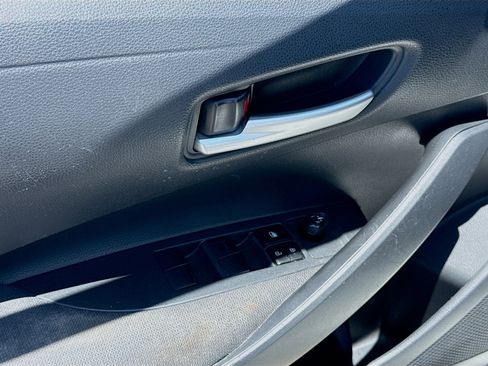 Used 2020 Toyota Corolla LE FWD image 20