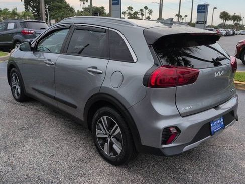 Used 2022 Kia Niro EX Premium FWD image 5