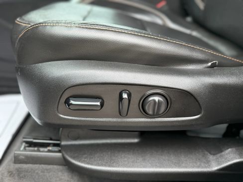 Used 2020 Chevrolet Traverse Premier image 20