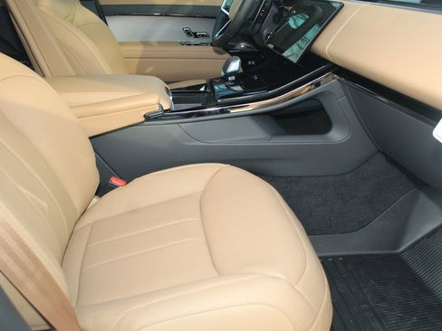 New 2026 Land Rover Range Rover Sport SE image 3