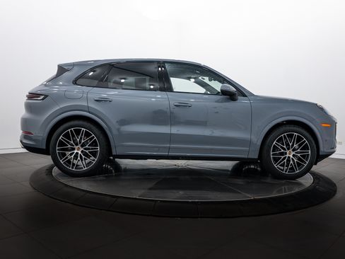 Certified 2026 Porsche Cayenne image 8