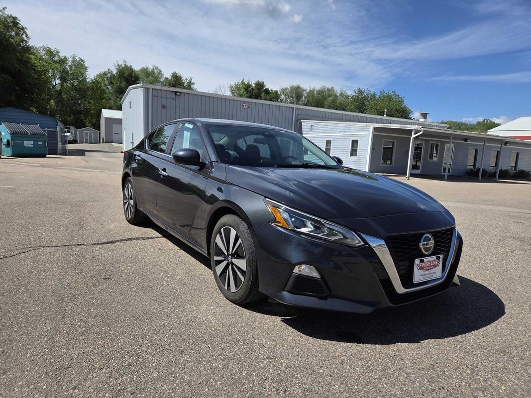 Used 2021 Nissan Altima 2.5 SV FWD image 2