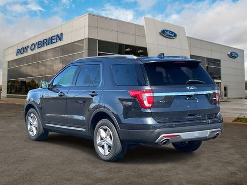 Used 2017 Ford Explorer XLT w/ Equipment Group 202A image 3