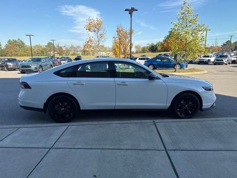 New 2025 Honda Accord SE image 5