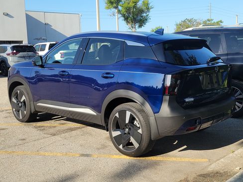Used 2025 Nissan Kicks SR FWD image 4