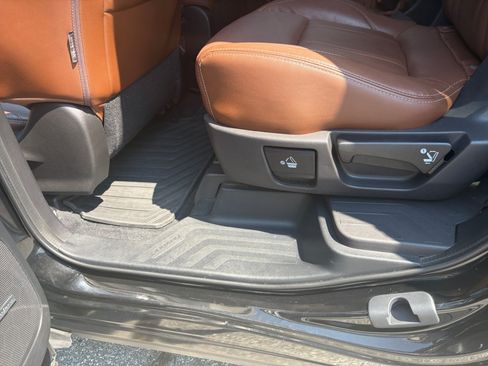 Used 2022 Subaru Ascent Touring w/ Popular Package #2A AWD/4WD image 33