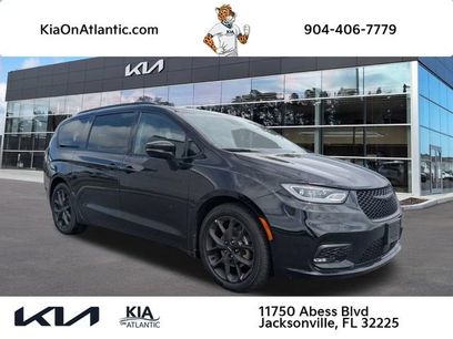 Used 2025 Chrysler Pacifica Limited