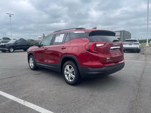Used 2022 GMC Terrain SLE w/ Driver Convenience Package FWD image 5
