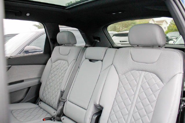 New 2026 Audi SQ7 Prestige AWD/4WD image 42