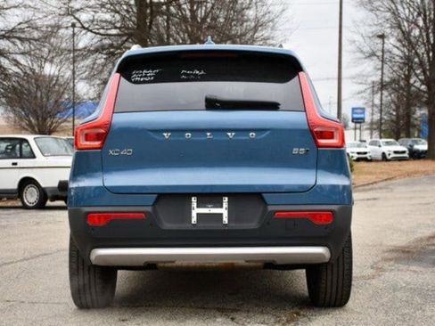 Certified 2025 Volvo XC40 B5 Core AWD/4WD image 6