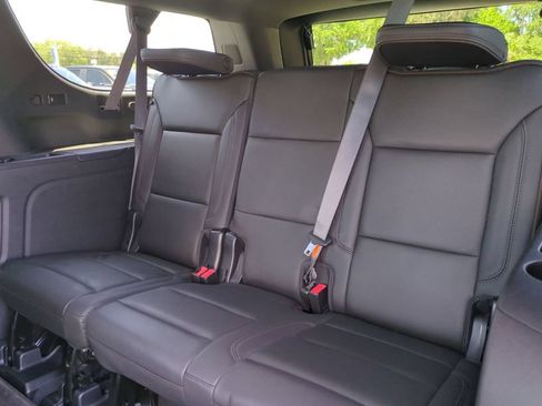 Used 2022 Chevrolet Suburban High Country AWD/4WD image 16