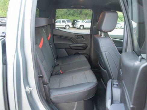 Used 2023 Chevrolet Colorado Z71 w/ Z71 Convenience Package 2 AWD/4WD image 12