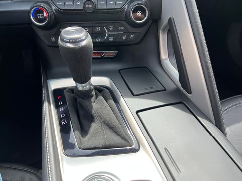 Used 2015 Chevrolet Corvette Z06 w/ 3LZ Preferred Equipment Group image 39