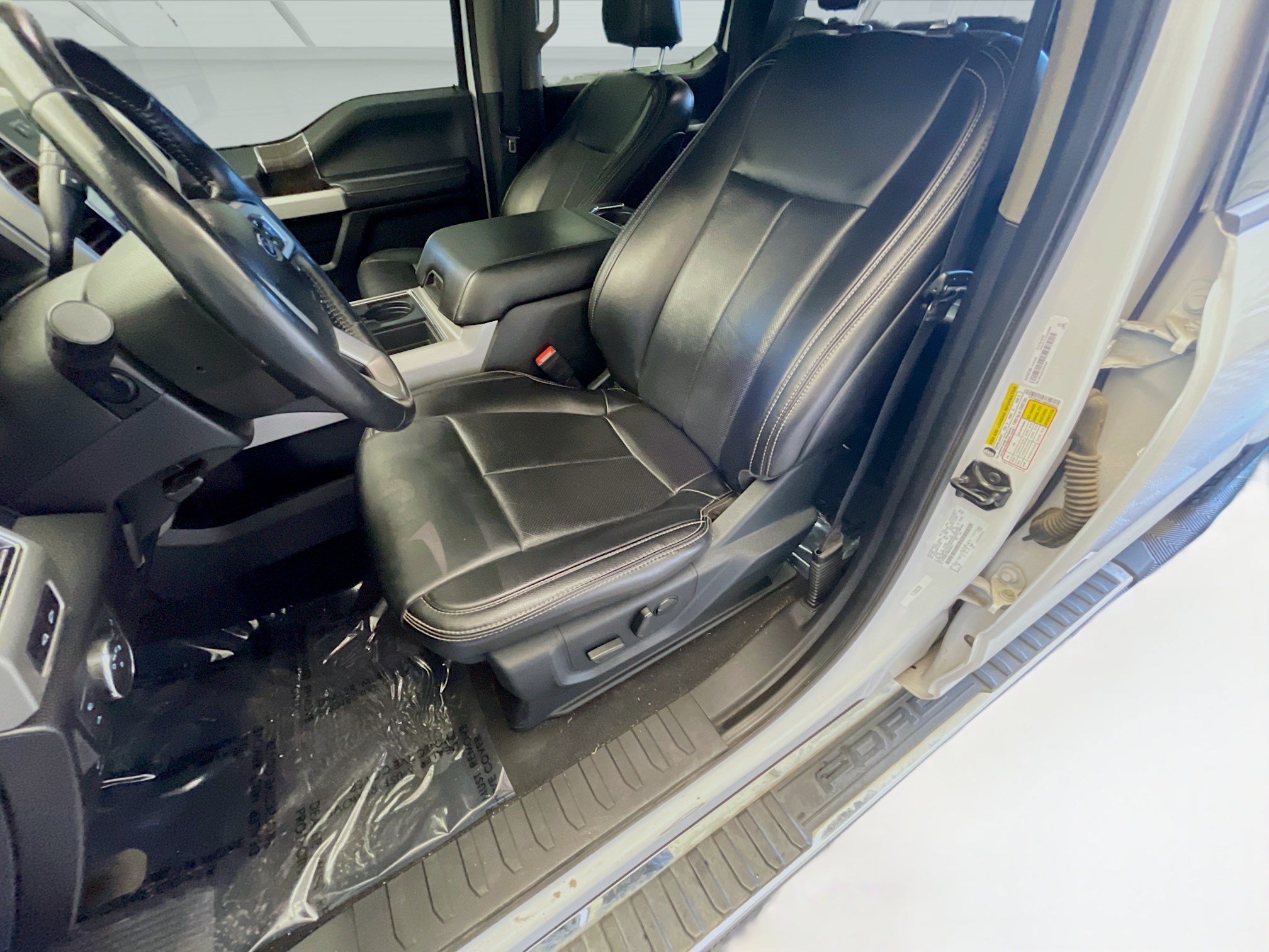 Used 2021 Ford F250 Lariat w/ Lariat Value Package AWD/4WD image 14