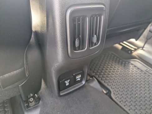 Used 2018 Jeep Compass Latitude w/ Popular Equipment Group AWD/4WD image 24