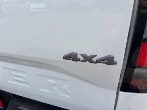 New 2026 Nissan Frontier S image 5