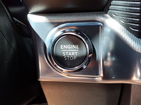 Used 2025 Ford F150 Lariat w/ Equipment Group 502A High AWD/4WD image 20