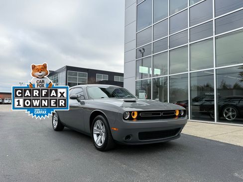 Used 2023 Dodge Challenger SXT image 1