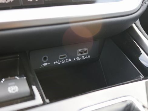 Used 2025 Subaru Outback Premium w/ Popular Package #1A image 34