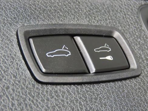 Certified 2026 Porsche Macan AWD/4WD image 49