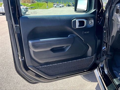 Used 2024 Jeep Wrangler Unlimited Rubicon 4xe AWD/4WD image 22