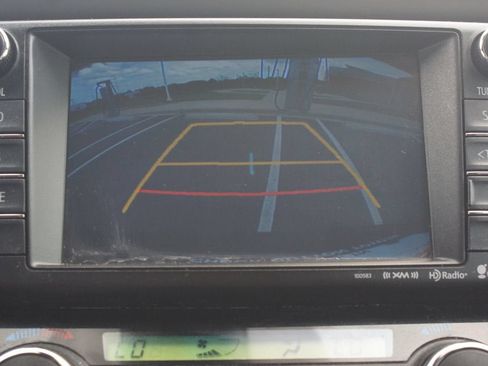 Used 2018 Toyota RAV4 Limited FWD image 7
