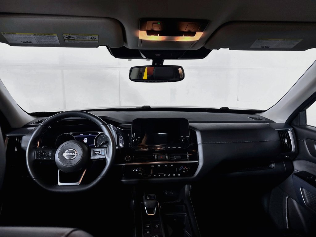 Used 2022 Nissan Pathfinder SL AWD/4WD image 12