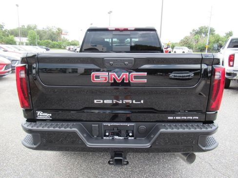 New 2026 GMC Sierra 3500 Denali w/ Denali Reserve Package AWD/4WD image 6