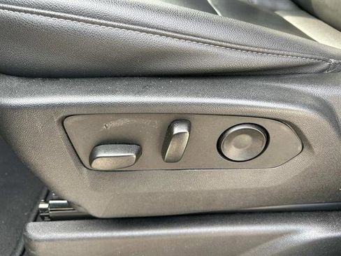 Used 2023 Chevrolet Suburban LT image 27