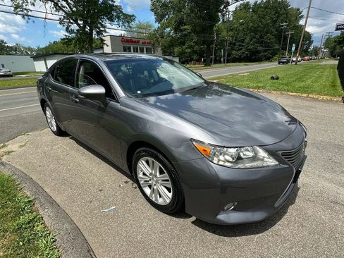 Used 2013 Lexus ES 350 w/ Luxury Pkg FWD image 3