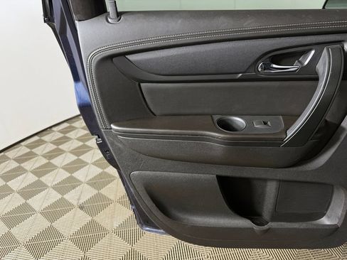 Used 2016 Chevrolet Traverse LT w/ Style and Technology Package FWD image 19