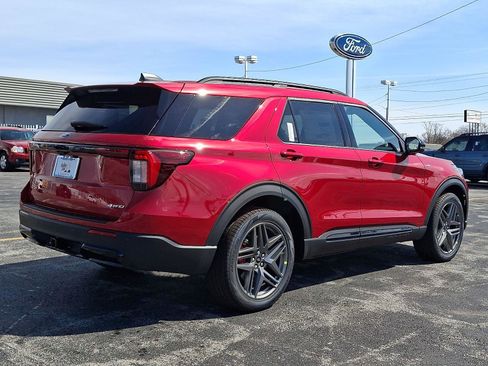 New 2026 Ford Explorer ST-Line w/ ST-Line Street Pack AWD/4WD image 4