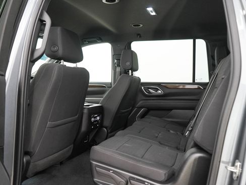 Used 2022 GMC Yukon XL SLE AWD/4WD image 17