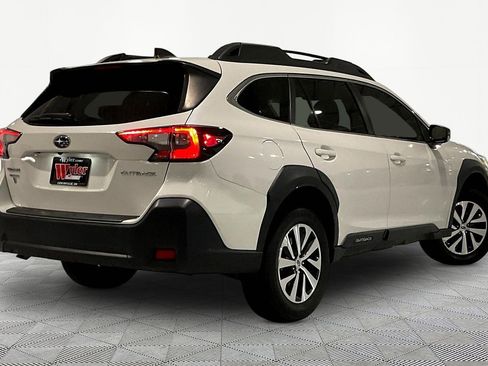 Used 2023 Subaru Outback Premium AWD/4WD image 6