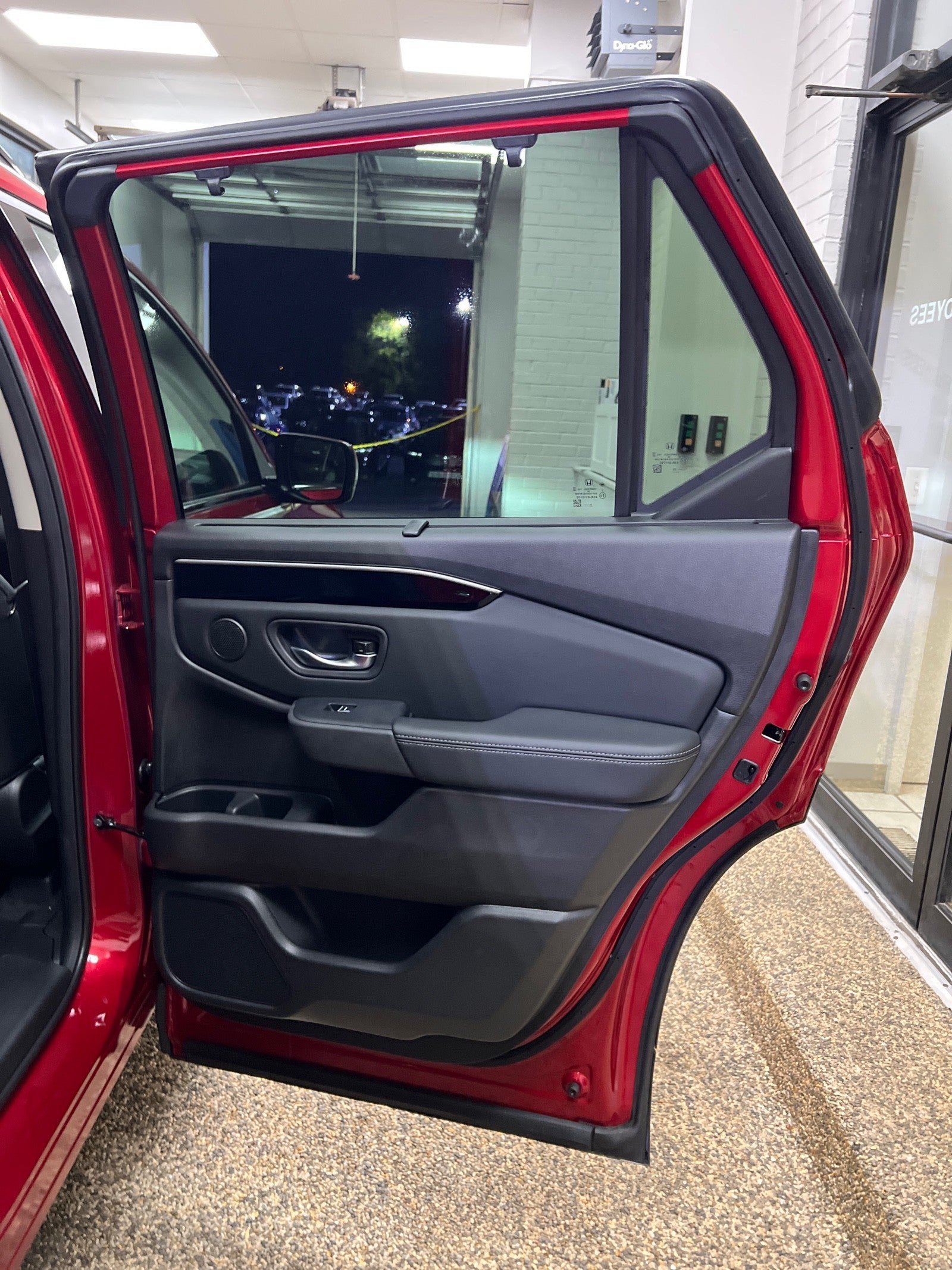 Used 2025 Honda Pilot Touring image 17